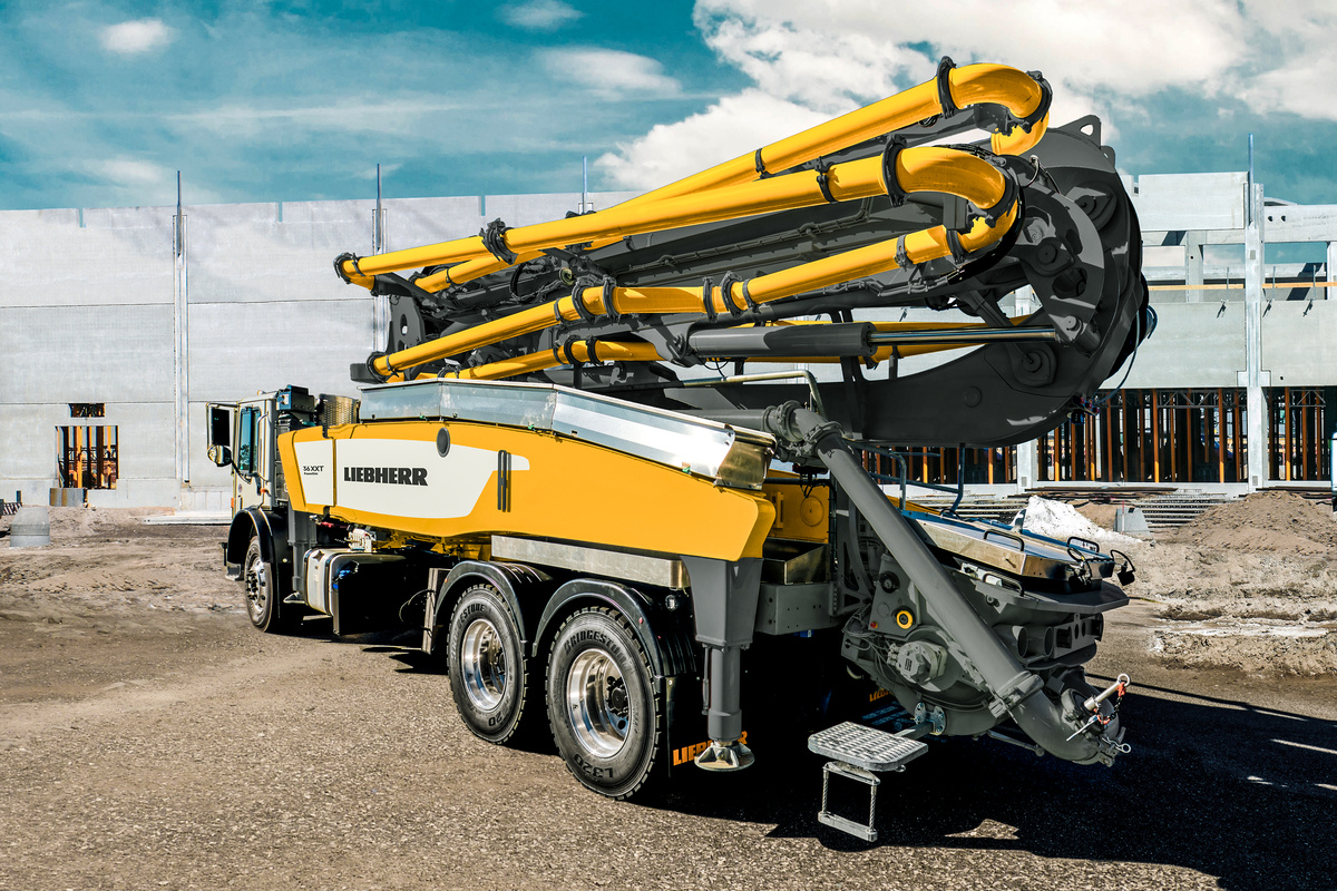 36 XXT Truck mounted concrete pump - Liebherr