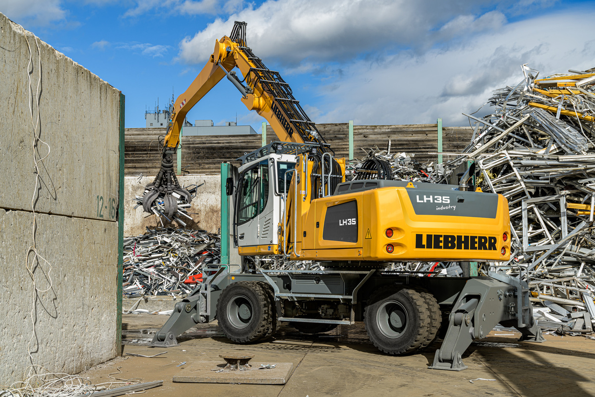 LS 18 Liebherr