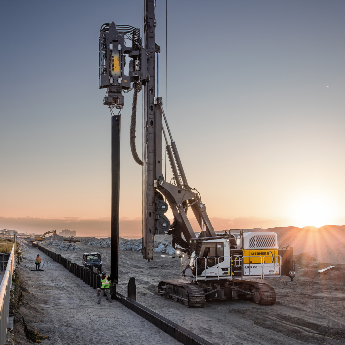 Piling and drilling rigs of the LRB series - Liebherr