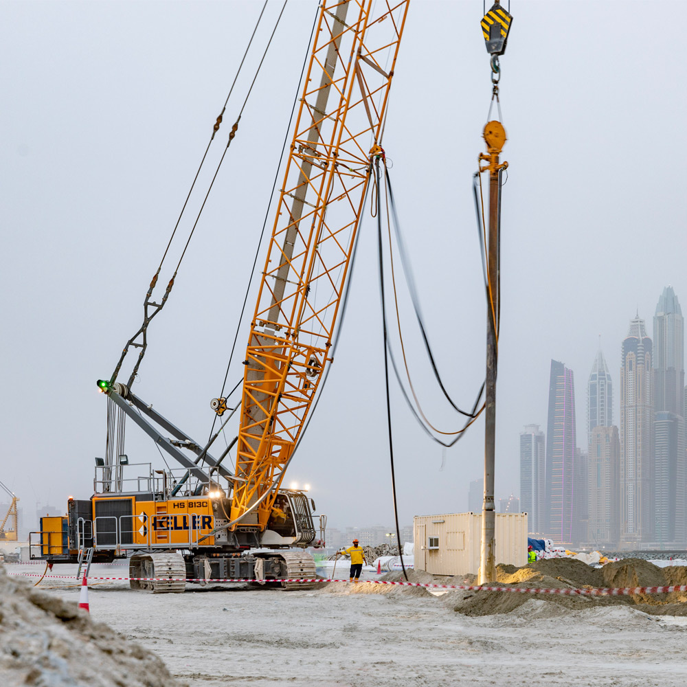 HS 8130.1 Duty cycle crawler crane - Liebherr