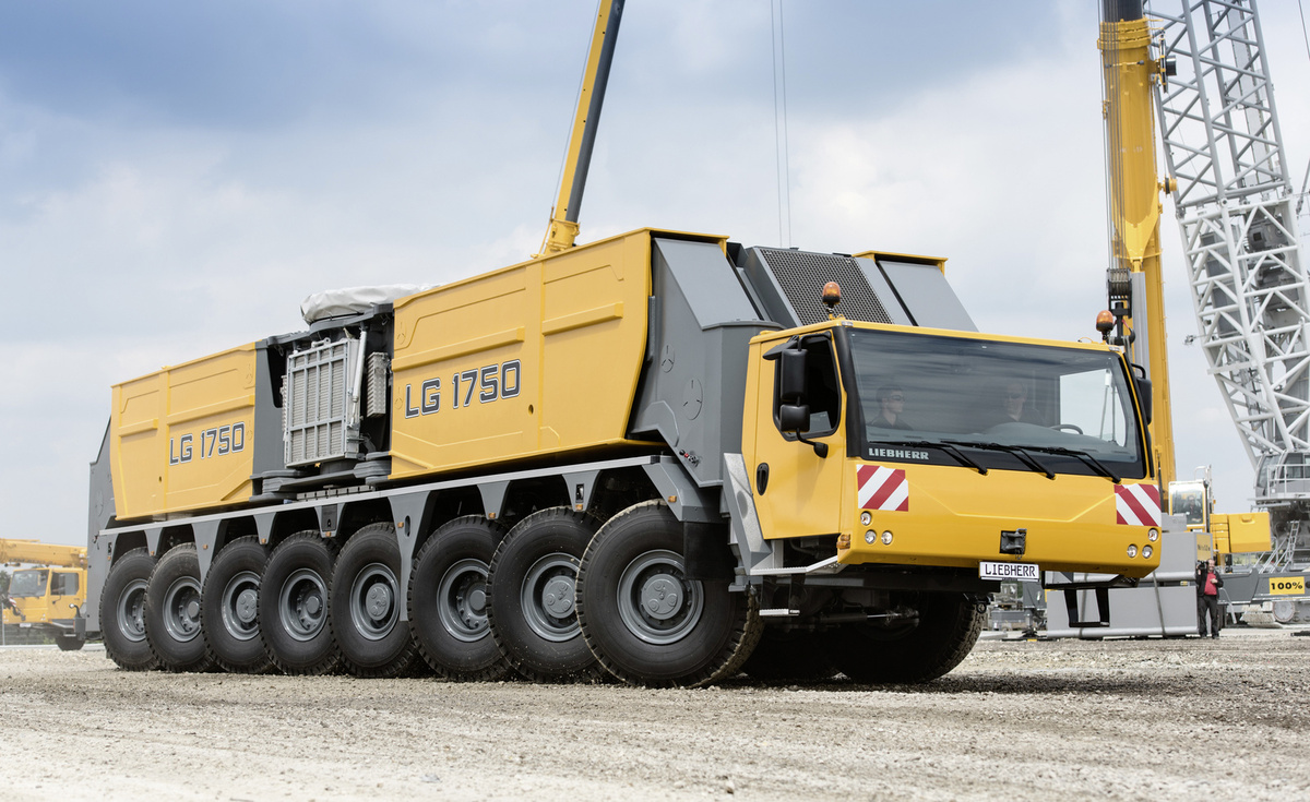 Lattice boom crane LG 1750 - Liebherr