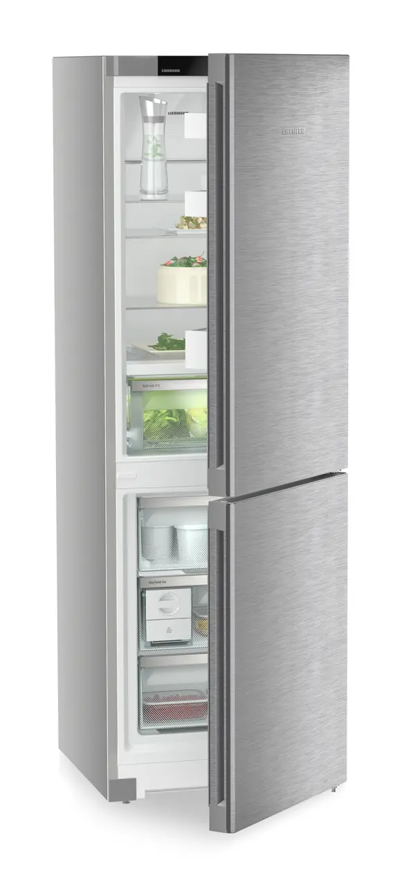 Produkt-Bild, Perspektive: schräg halb offen dekoriert, Kühl-Gefrierkombination mit BioFresh und NoFrost, Gehäusefarbe: Silver, Türfarbe: Edelstahl