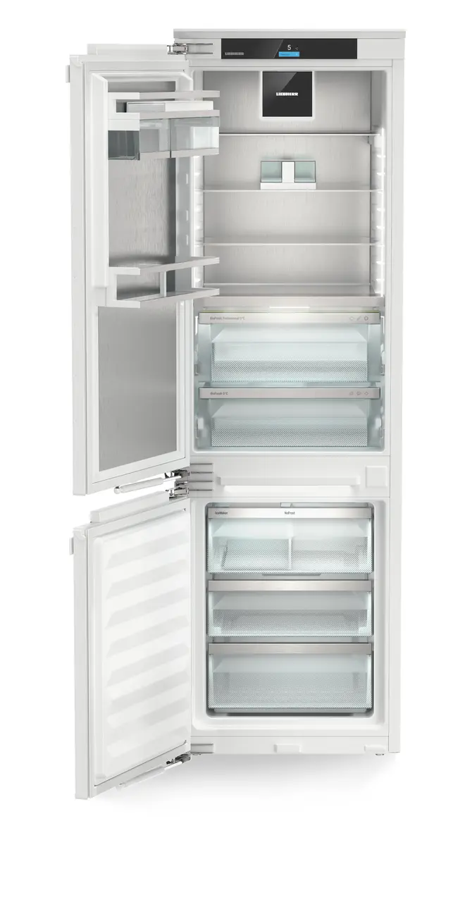 Product image, Perspective: straight open empty, Integratable fridge-freezer with BioFresh Professional and NoFrost