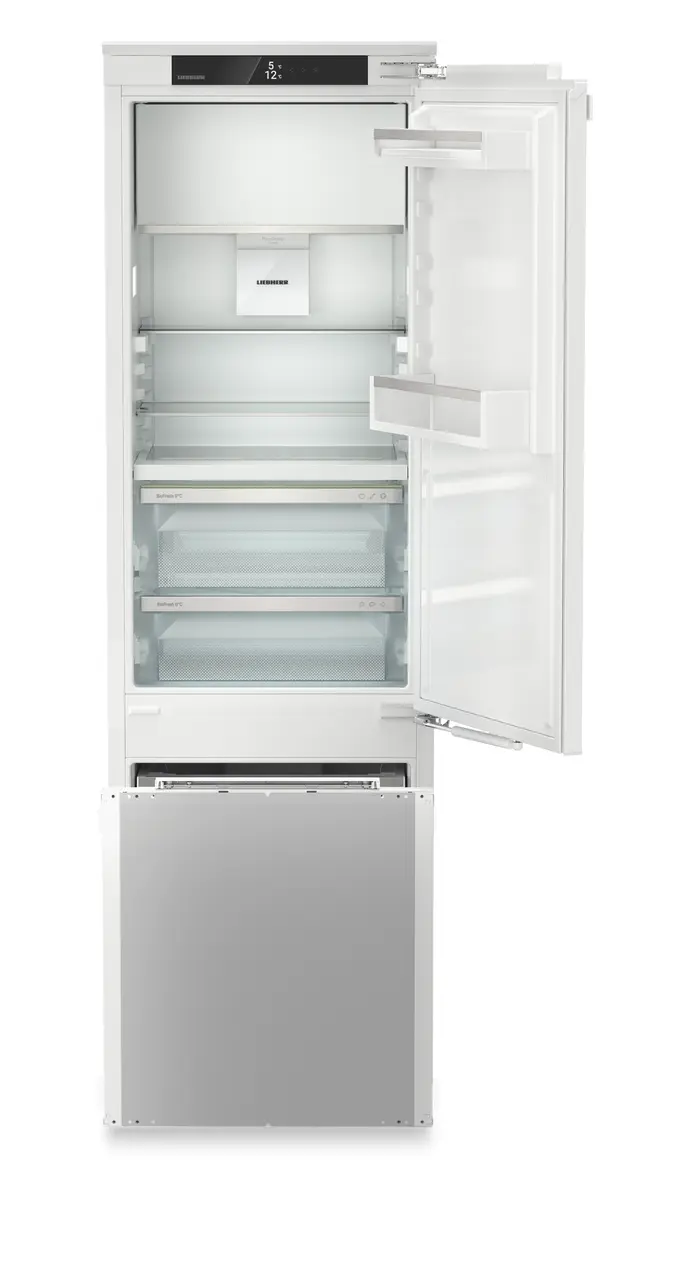 Produkt-Bild, Perspektive: gerade offen leer, Integrierbarer Kühlschrank mit Kellerfach und BioFresh