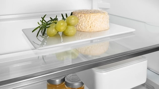 Staklene ploče s ukrasnim letvicama u optici nehrđajućeg čelika