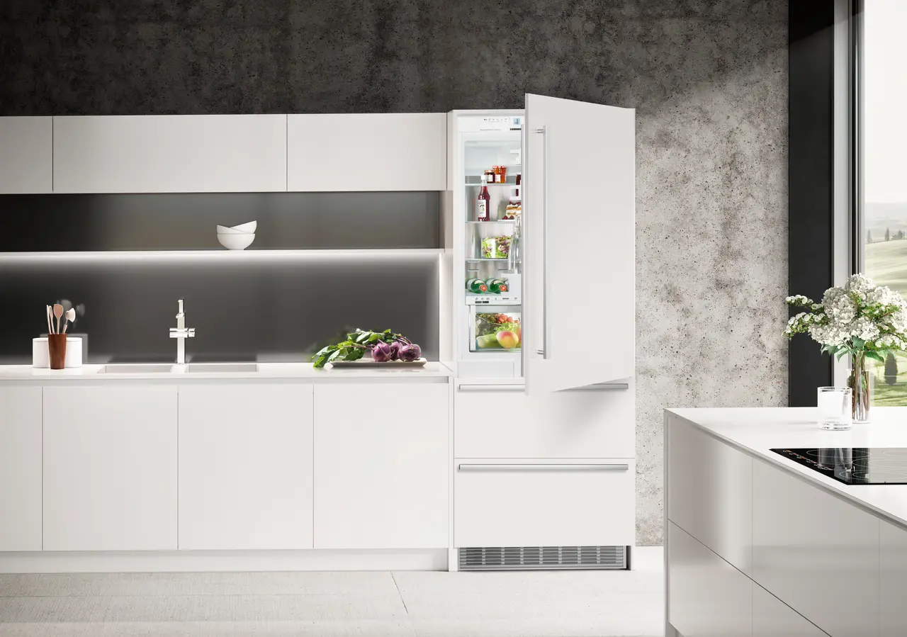 Product image, Perspective: milieu, Combined refrigerator-freezer with BioFresh and NoFrost for integrated use