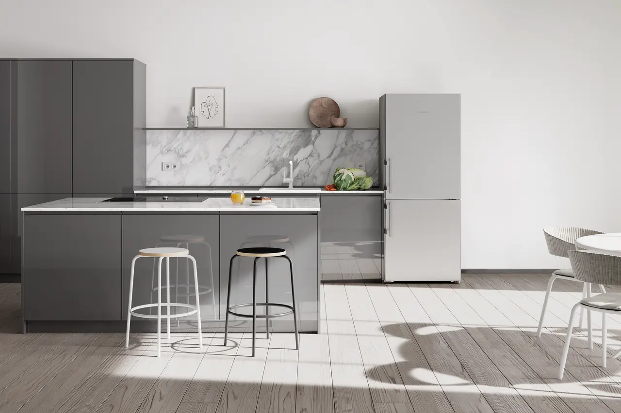 Product image, Perspective: milieu, Fridge-freezer with BioFresh and NoFrost, Casing colour: silver, Door colour: stainless steel