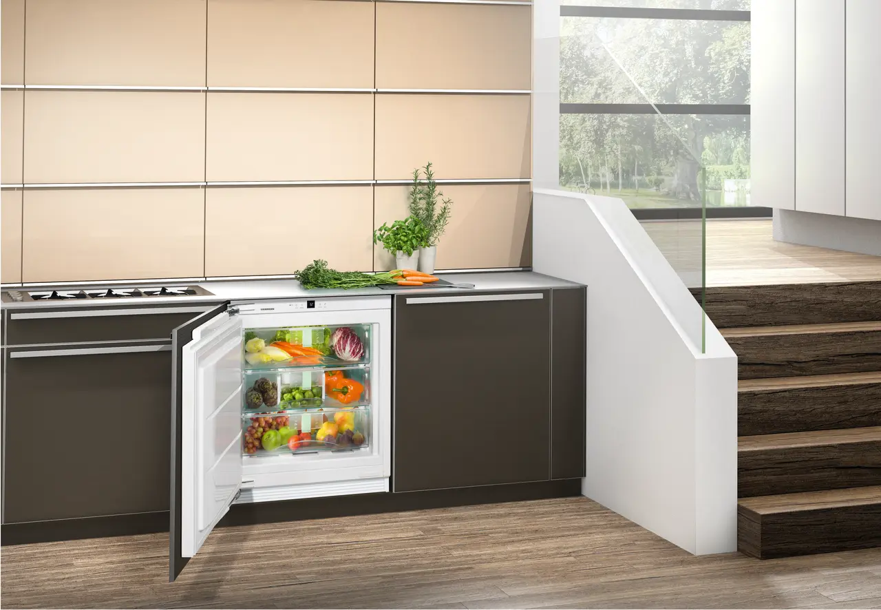 Product image, Perspective: milieu, Under-worktop, full-space BioFresh refrigerator for integrated use