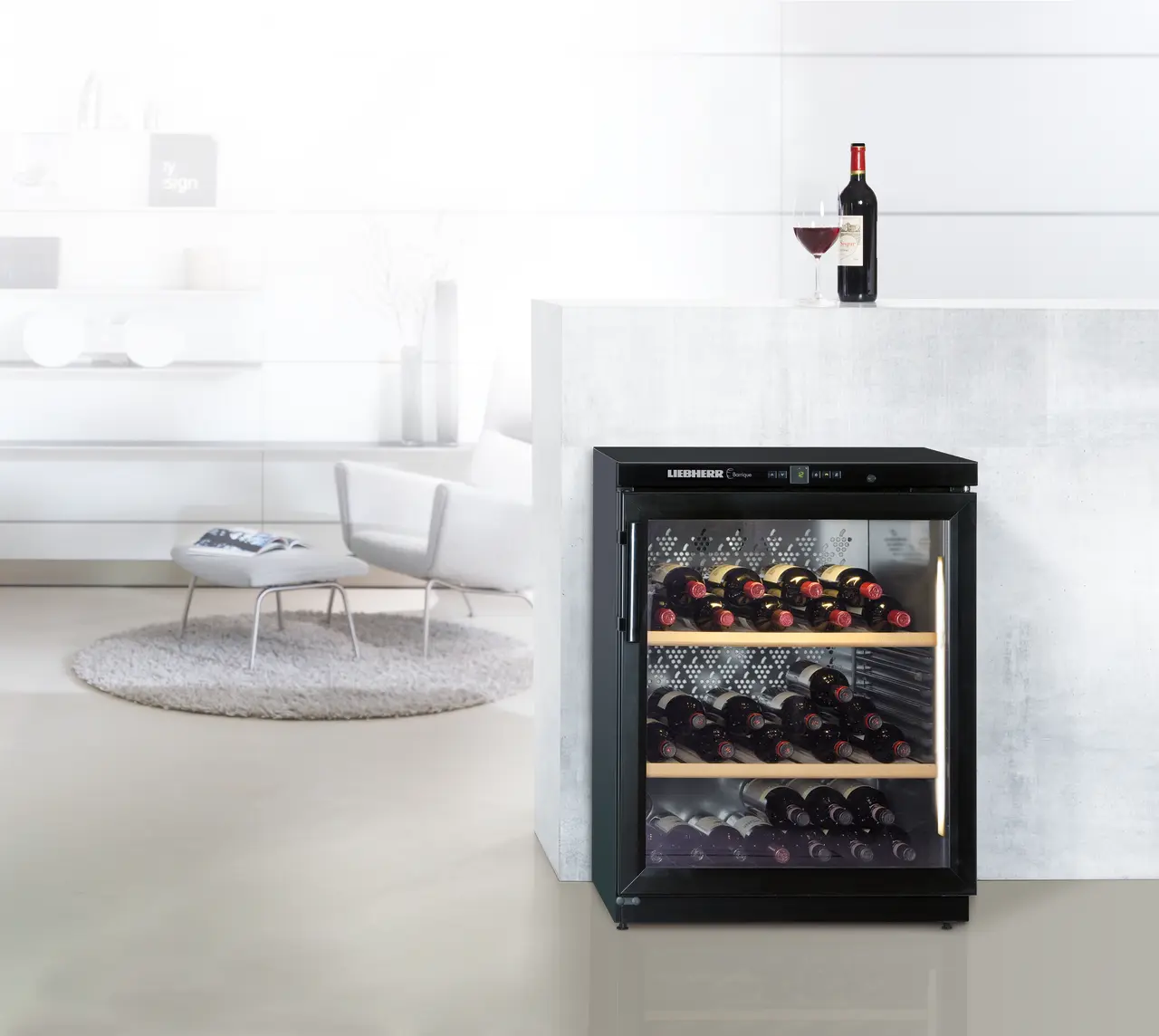 Product image, Perspective: milieu, Wine storage cabinet, Casing colour: black, Door colour: black