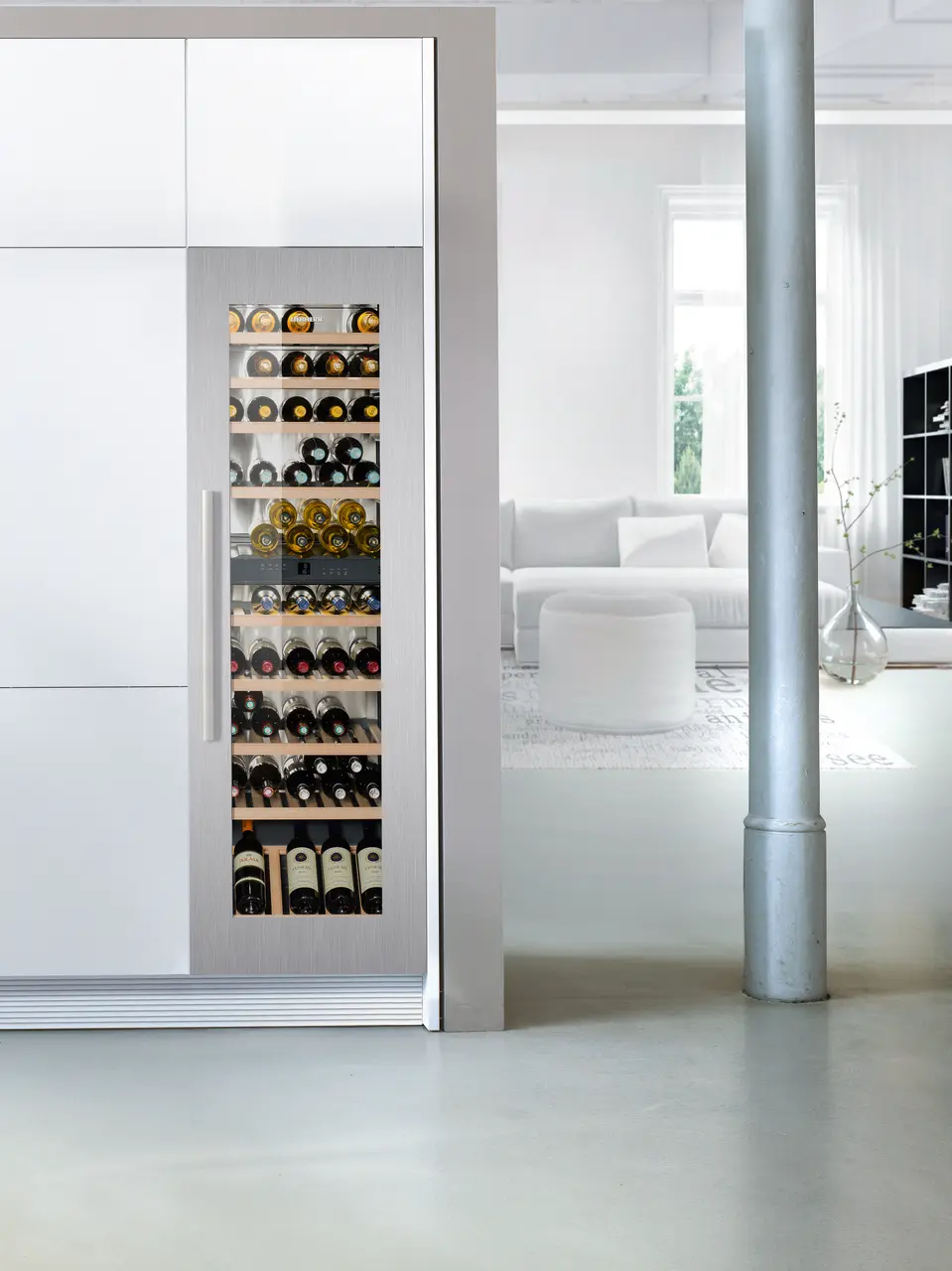 Product image, Perspective: milieu, Built-in multi-temperature wine cabinet, Casing colour: silver, Door colour: silver