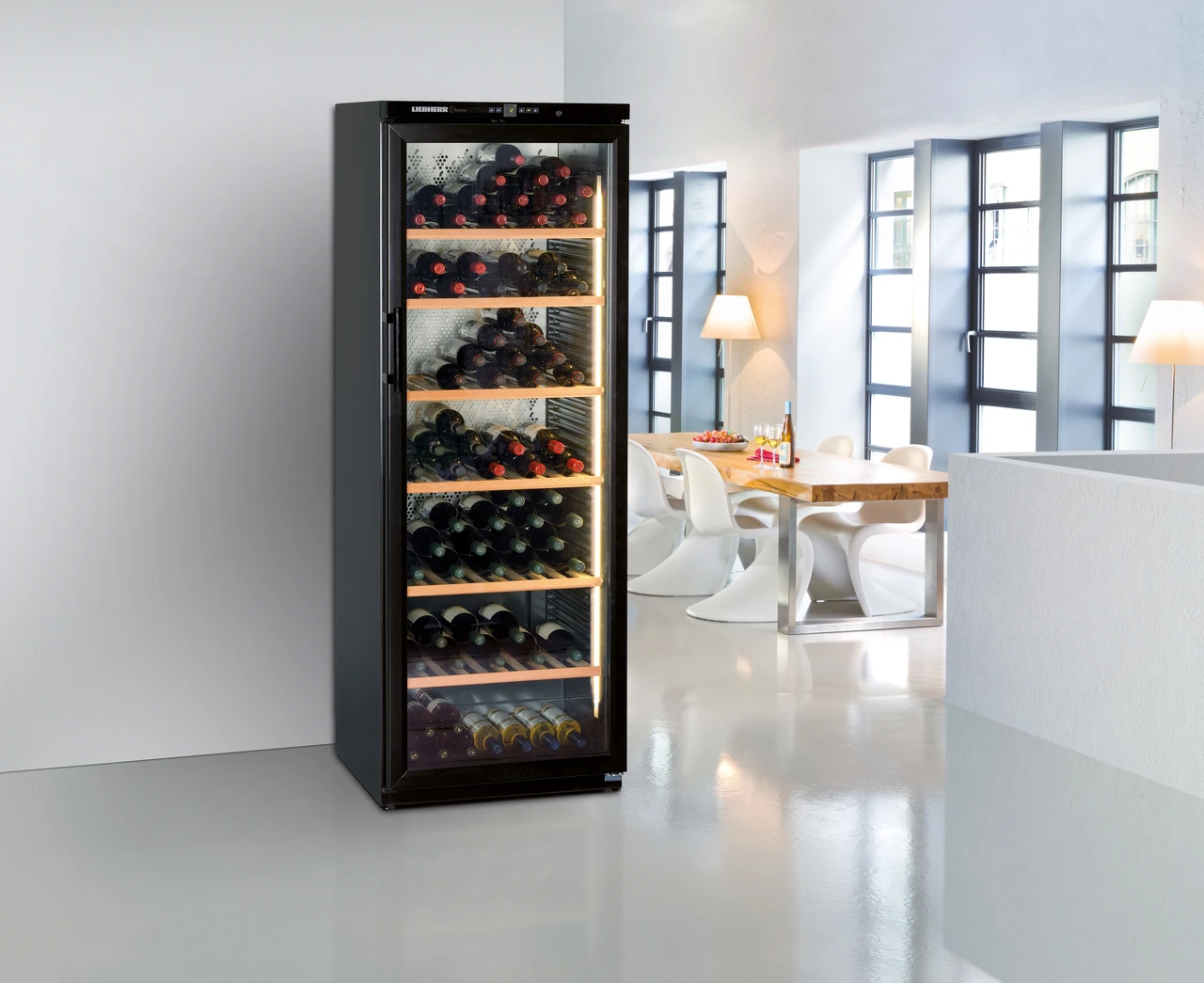 Product image, Perspective: milieu, Wine storage cabinet, Casing colour: black, Door colour: black