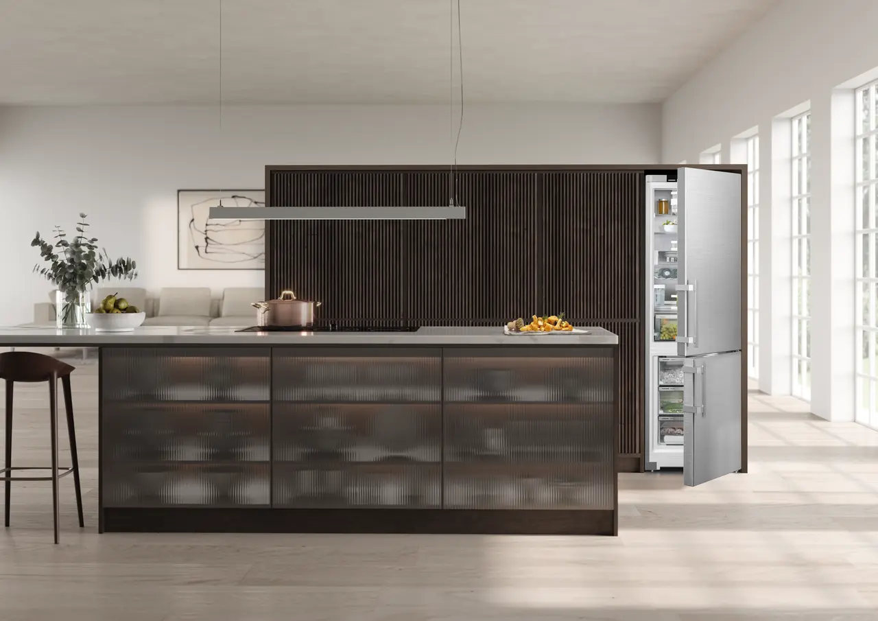 Produktbild, Perspektiv: Omgivning, Kyl-frys-kombination med EasyFresh och NoFrost, Färg på dörr: Rostfritt stål