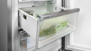 Ladica s praktičnom funkcijom nagiba