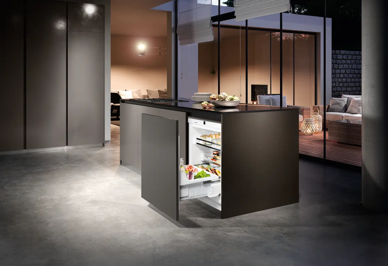 Product image, Perspective: milieu, Under-worktop refrigerator for integrated use