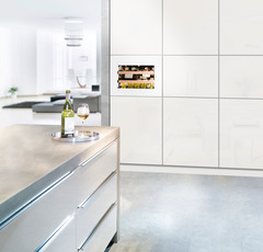 Изображение продукции, Перспектива: Внешние условия, Встраиваемый винный кондиционный шкаф, Цвет корпуса: белый, Цвет дверцы: белый