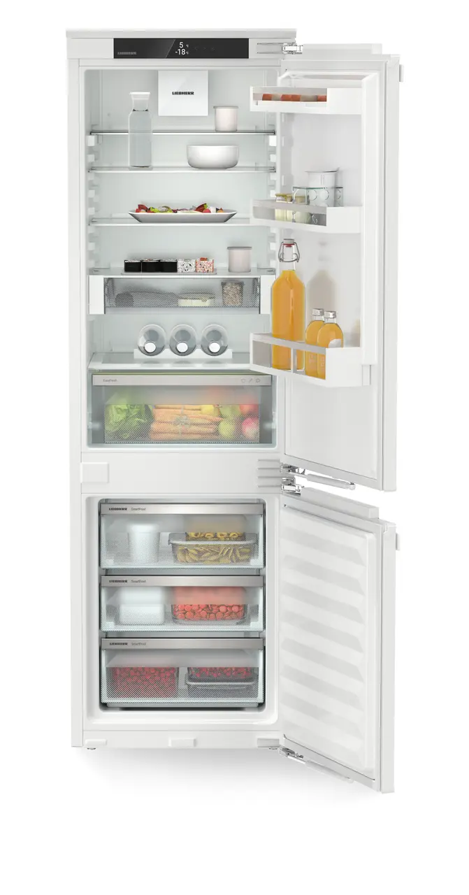 Image de produit, Perspective: Droit ouvert décoré, Combiné réfrigérateur/congélateur intégrable avec EasyFresh et SmartFrost