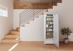 Product image, Perspective: milieu, Freestanding freezer with NoFrost and EasyTwist-Ice, Casing colour: white, Door colour: white