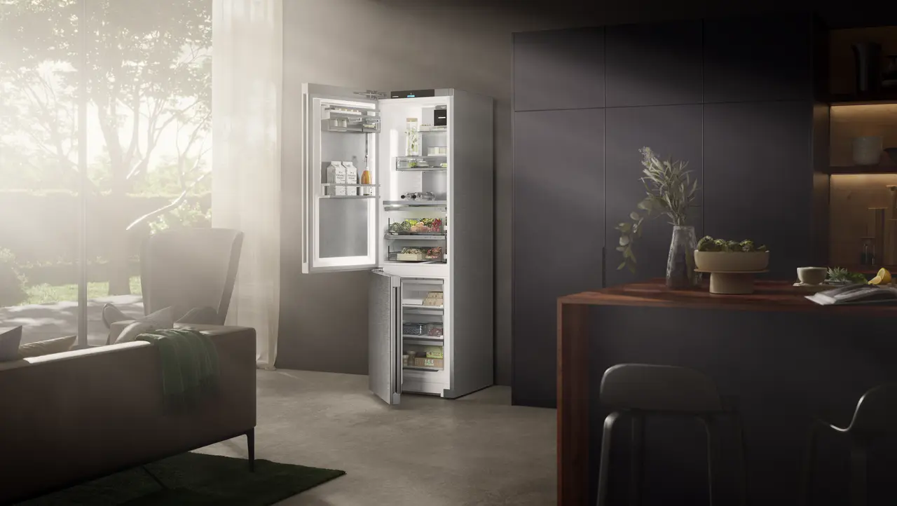 Produktbild, Perspektiv: Omgivning, Kyl- och fryskombinerad kyl- och frysdisk med BioFresh Professional och NoFrost, Färg på hölje: Rostfritt stål, Färg på dörr: Rostfritt stål