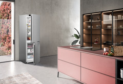 Produktbillede, Perspektiv: Atmosfære, Køle-frysekombination med EasyFresh og NoFrost, Dørfarve: Rustfrit stål