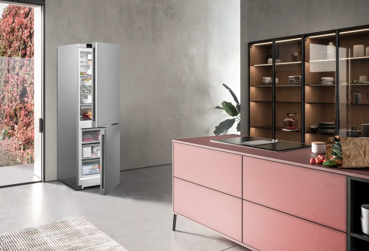 Produktbillede, Perspektiv: Atmosfære, Køle-frysekombination med EasyFresh og NoFrost, Dørfarve: Rustfrit stål