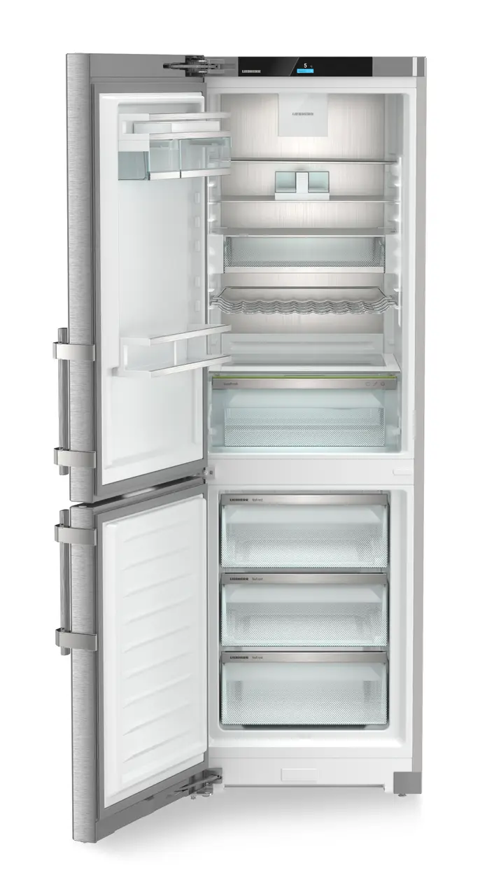 Product image, Perspective: straight open empty, Combined fridge-freezers with EasyFresh and NoFrost, Casing colour: silver, Door colour: stainless steel