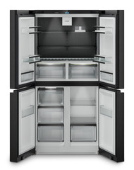 Obrázek výrobku, Perspektiva: Přímý otevřený prázdný, Čtyřdveřová chladnička s mrazničkou French Door s výrobníkem ledu IceMaker, Barva skříně: BlackSteel, Barva dveří: BlackSteel