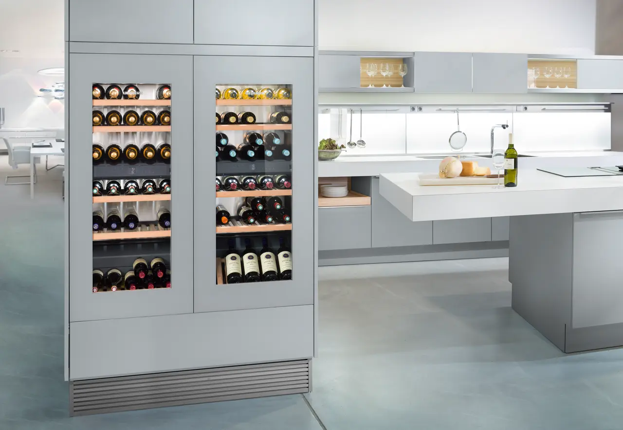 Product image, Perspective: milieu, Built-in multi-temperature wine cabinet, Casing colour: silver