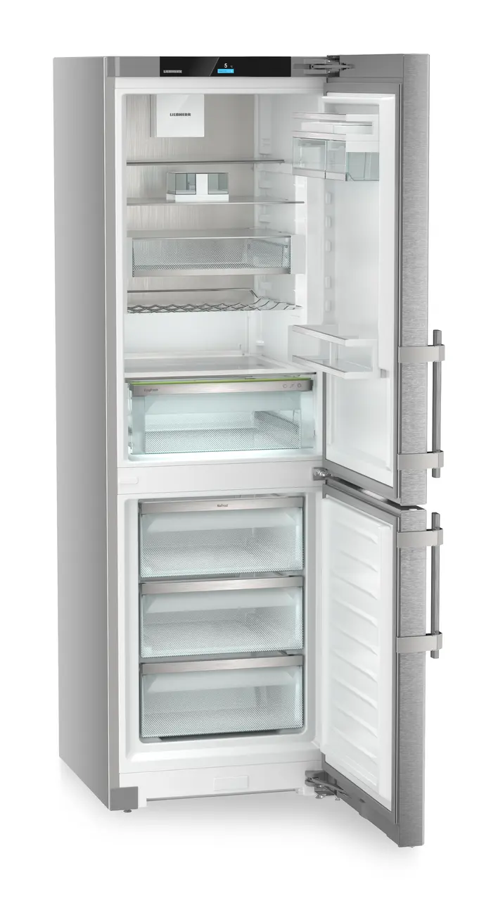 Изображение продукции, Перспектива: Под углом, с открытой дверцей, без продуктов, Комбинированный холодильник-морозильник с EasyFresh и NoFrost, Цвет корпуса: серебристый, Цвет дверцы: нержавеющая сталь