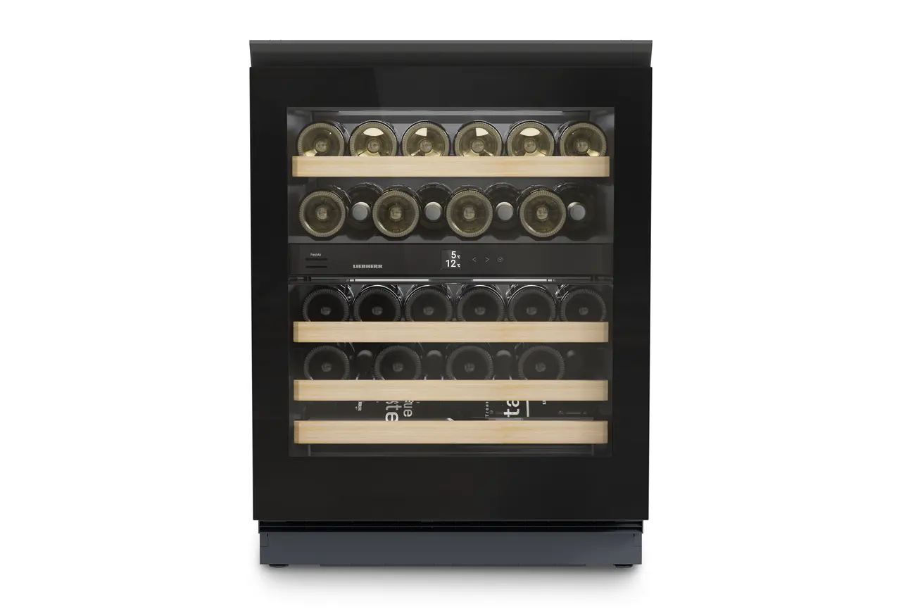 Изображение продукции, Перспектива: Прямо, с закрытой дверцей, с продуктами, Винный холодильник подходит для установки под столешницей для темперирования вина., Цвет корпуса: Антрацит