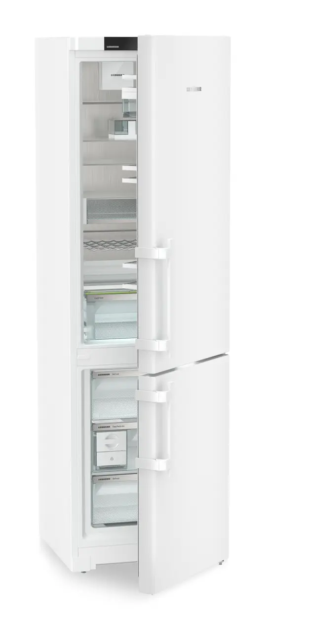 Изображение продукции, Перспектива: Под углом, с полуоткрытой дверцей, без продуктов, Комбинированный холодильник-морозильник с EasyFresh и NoFrost, Цвет корпуса: белый, Цвет дверцы: белый