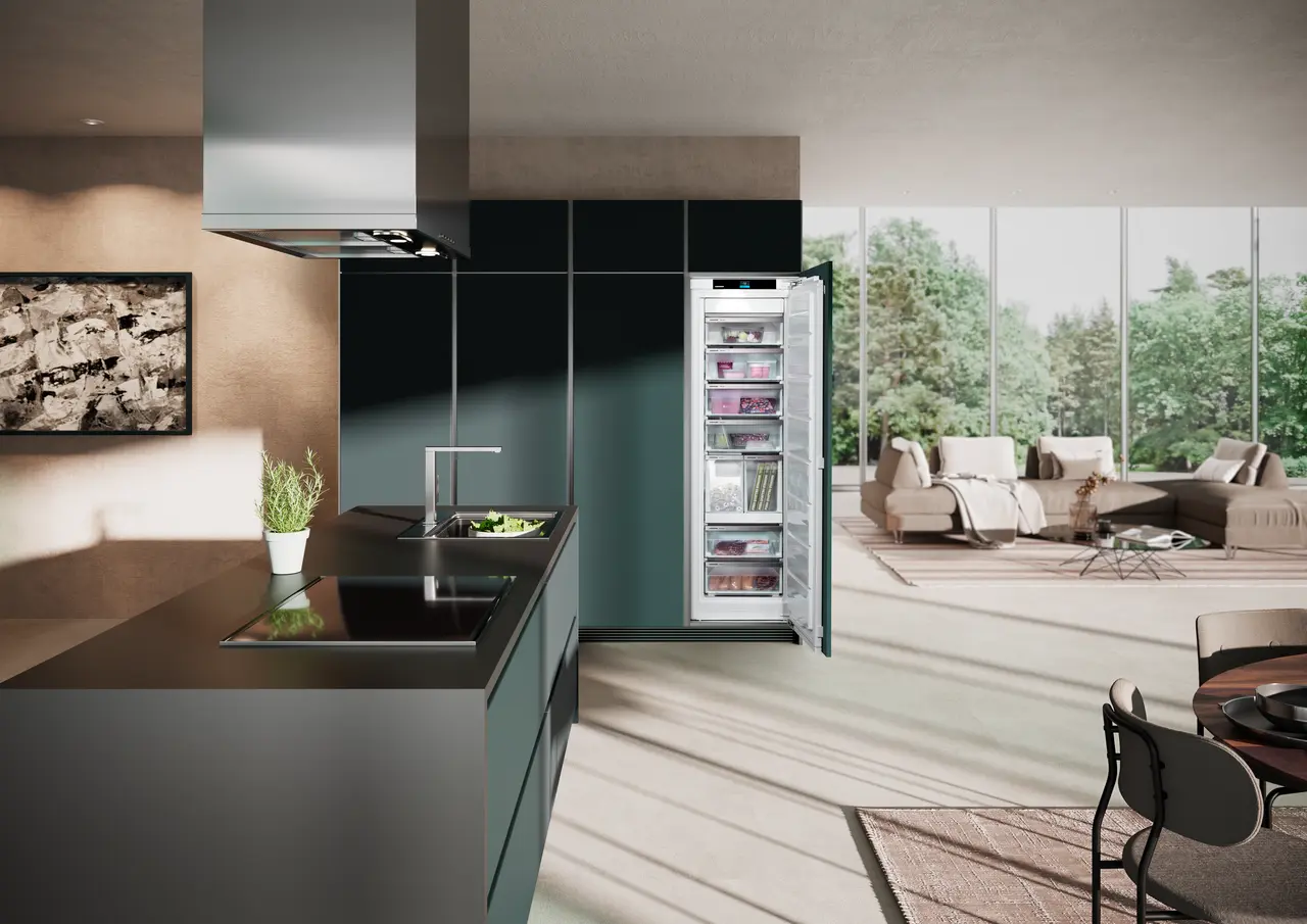 Produkt-Bild, Perspektive: Milieu, Integrierbarer Gefrierschrank mit IceTower und AutoDoor
