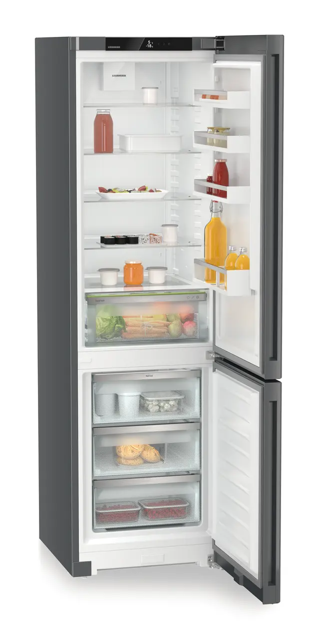 Изображение продукции, Перспектива: Под углом, с открытой дверцей, с продуктами, Комбинированный холодильник-морозильник с EasyFresh и NoFrost