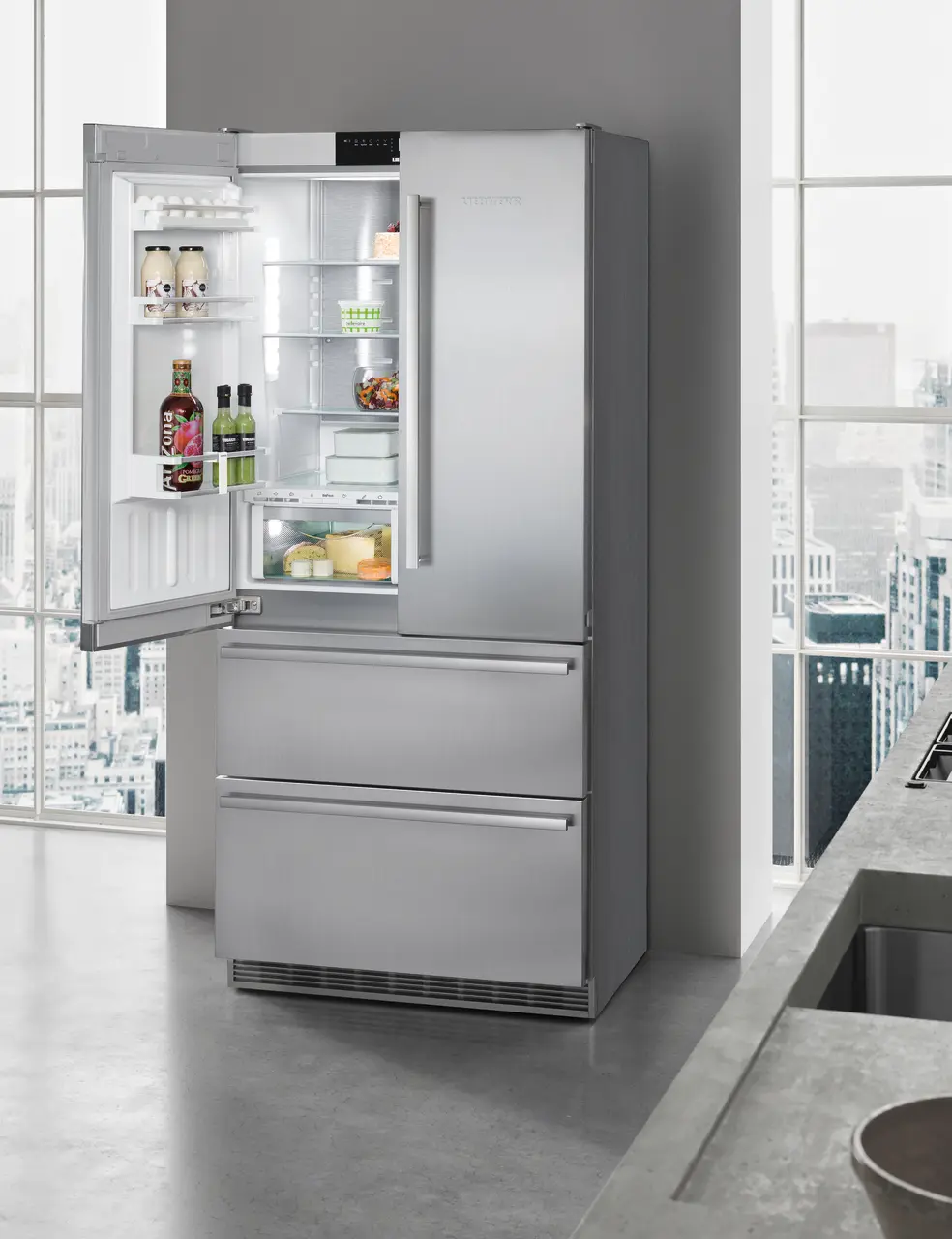 Product image, Perspective: milieu, Fridge-freezer with BioFresh and NoFrost, Casing colour: stainless steel, Door colour: stainless steel