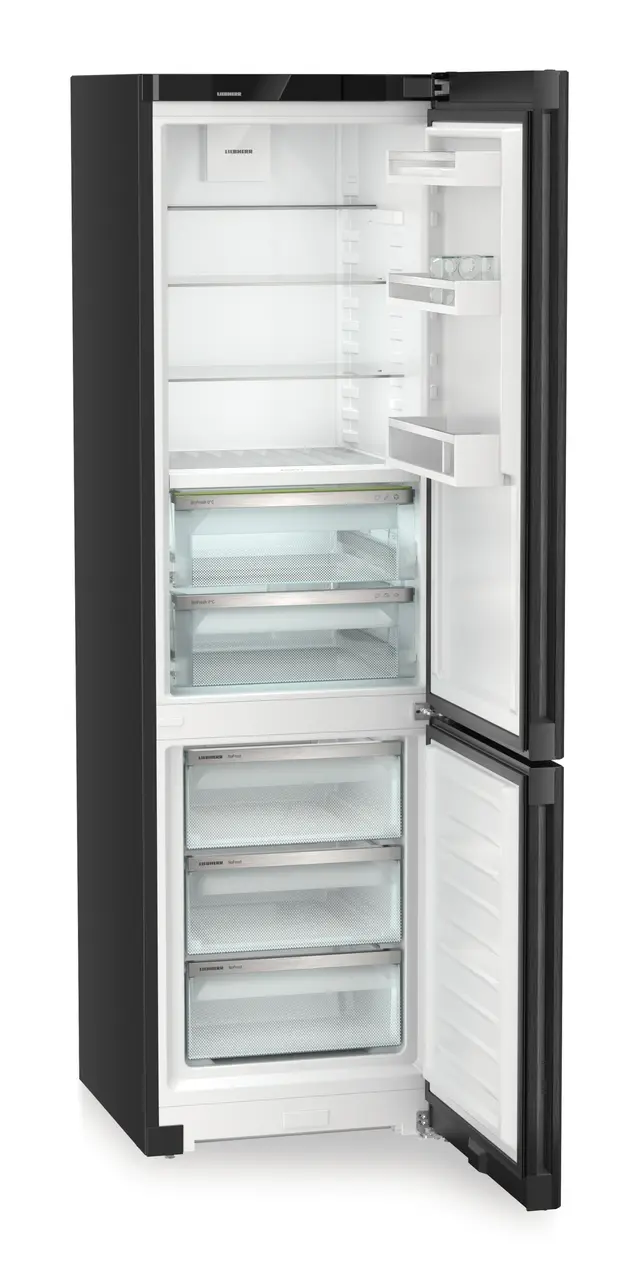 Product image, Perspective: oblique open empty, Fridge-freezer with BioFresh and NoFrost, Casing colour: black, Door colour: BlackSteel