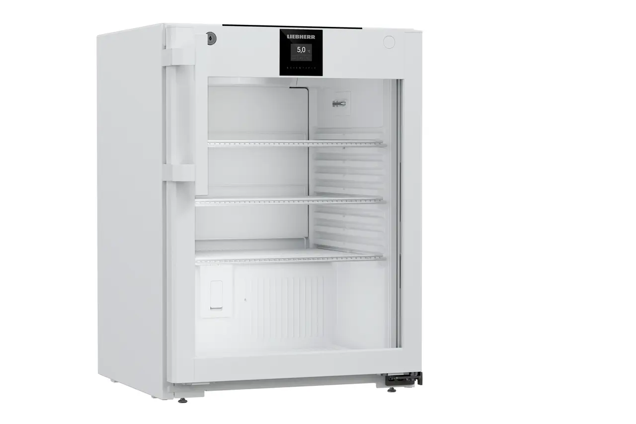 Produkt-Bild, Perspektive: schräg geschlossen leer, Laborkühlgerät mit Umluftkühlung, Gehäusefarbe: Weiß, Türfarbe: Weiß