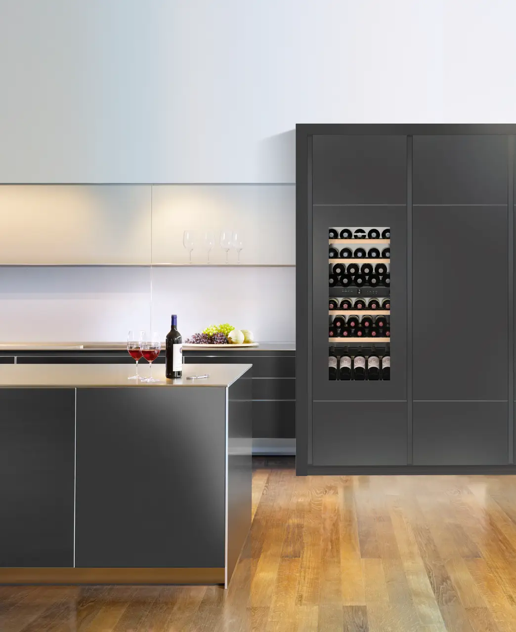 Product image, Perspective: milieu, Built-in multi-temperature wine cabinet, Casing colour: silver, Door colour: silver