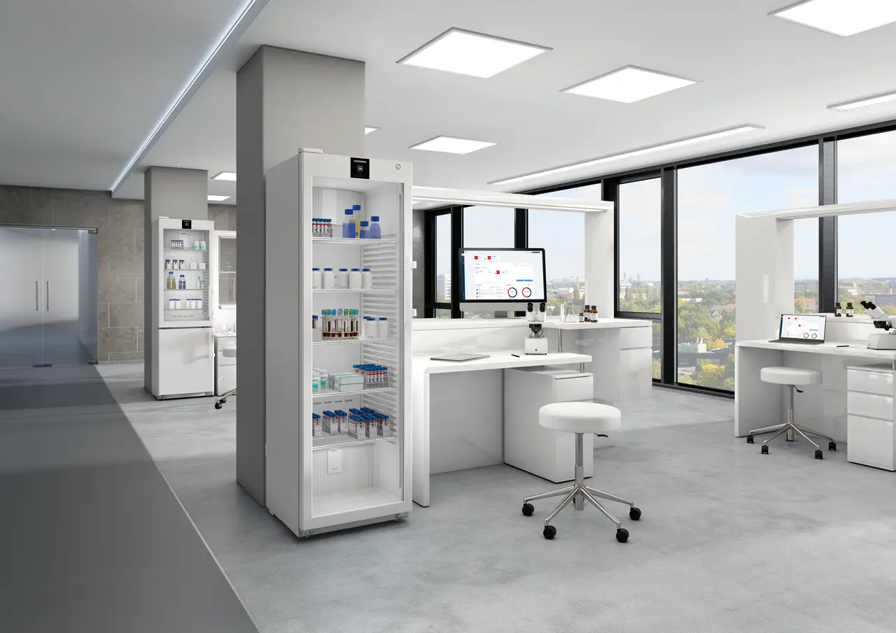 Изображение на продукта, Перспектива: Околна среда, Лабораторен хладилник с конвекционно охлаждане, Цвят на корпуса: бял, Цвят на вратата: бял