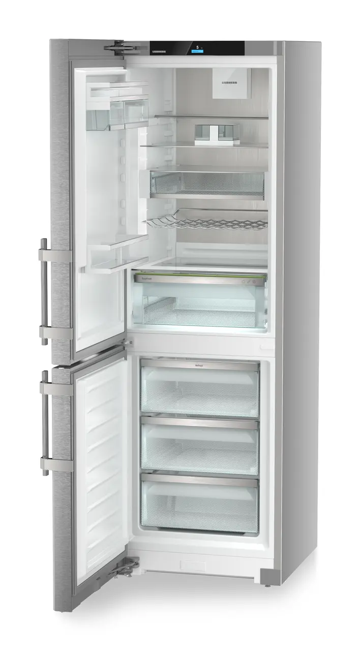 Product image, Perspective: oblique open empty, Combined fridge-freezers with EasyFresh and NoFrost, Casing colour: silver, Door colour: stainless steel