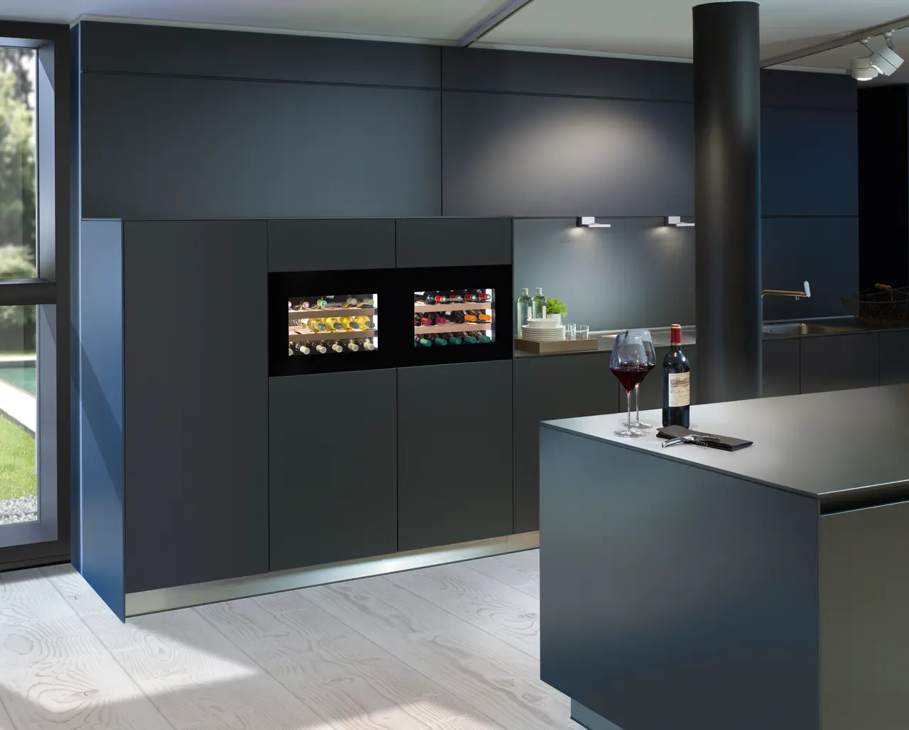 Product image, Perspective: milieu, Built-in wine storage cabinet, Casing colour: white, Door colour: GlassBlack