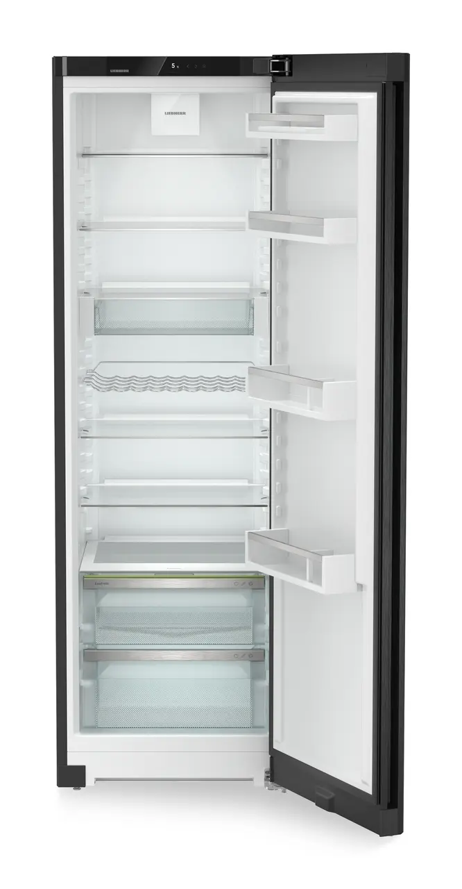 Product image, Perspective: straight open empty, Freestanding fridge with EasyFresh, Casing colour: black, Door colour: BlackSteel