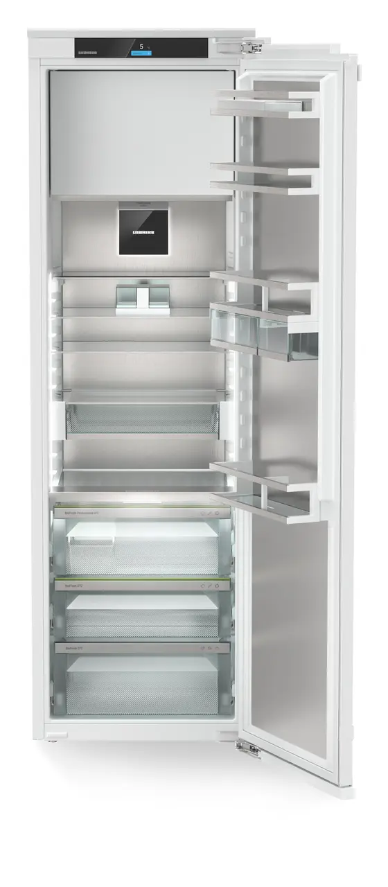 Produkt-Bild, Perspektive: gerade offen leer, Integrierbarer Kühlschrank mit BioFresh Professional und AutoDoor