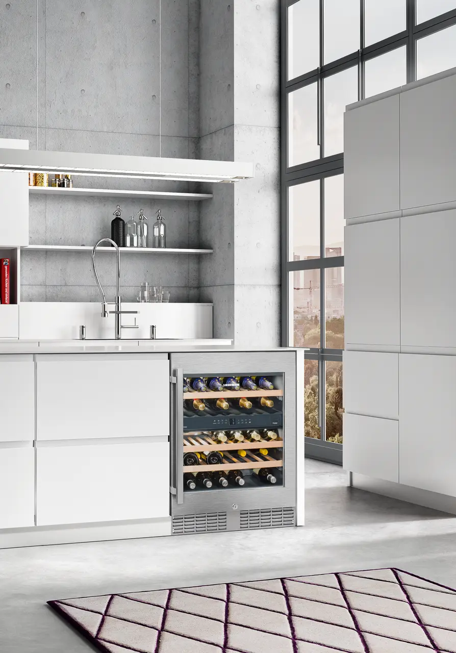 Product image, Perspective: milieu, Built-under multi-temperature wine cabinet, Casing colour: silver, Door colour: silver