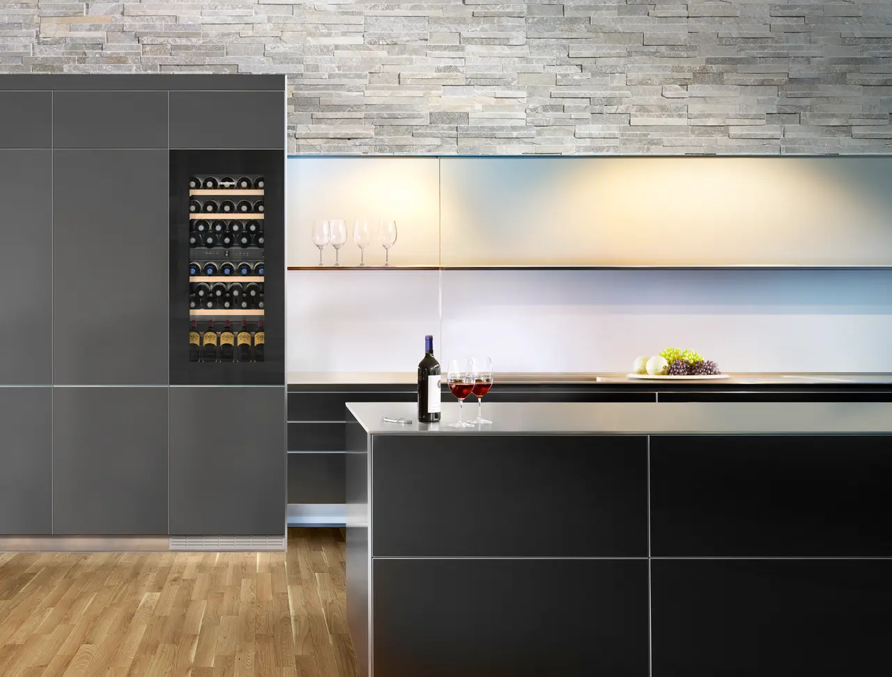 Product image, Perspective: milieu, Built-in multi-temperature wine cabinet, Casing colour: silver, Door colour: GlassBlack