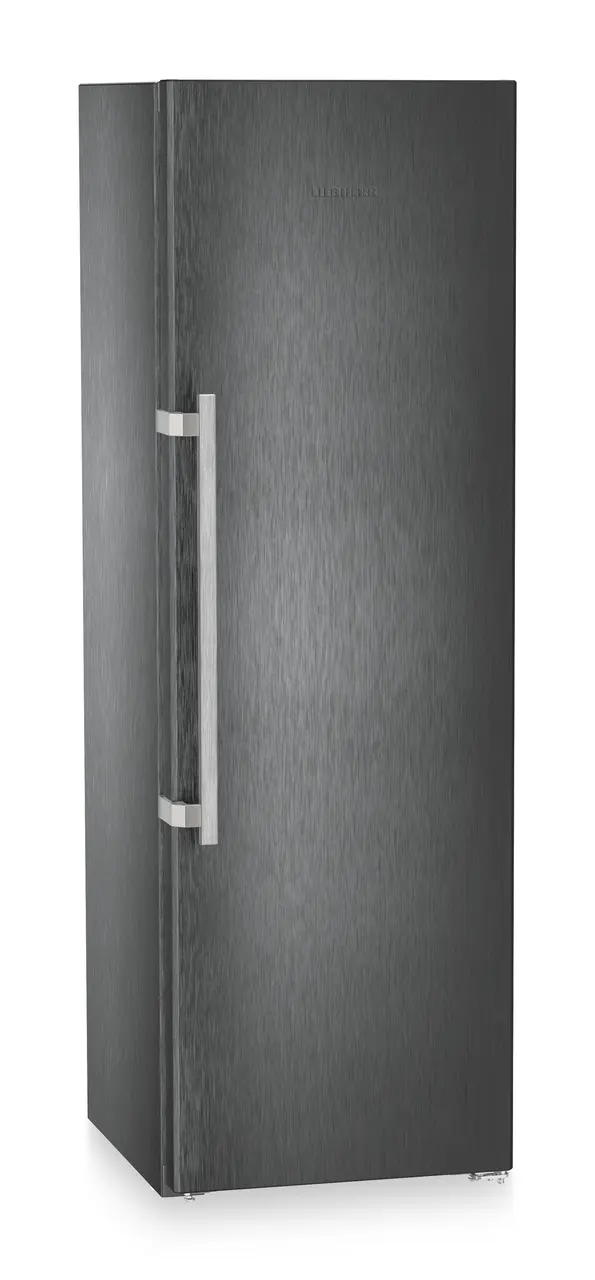 Product image, Perspective: oblique closed, Freestanding refrigerator with BioFresh Professional, Casing colour: BlackSteel, Door colour: BlackSteel