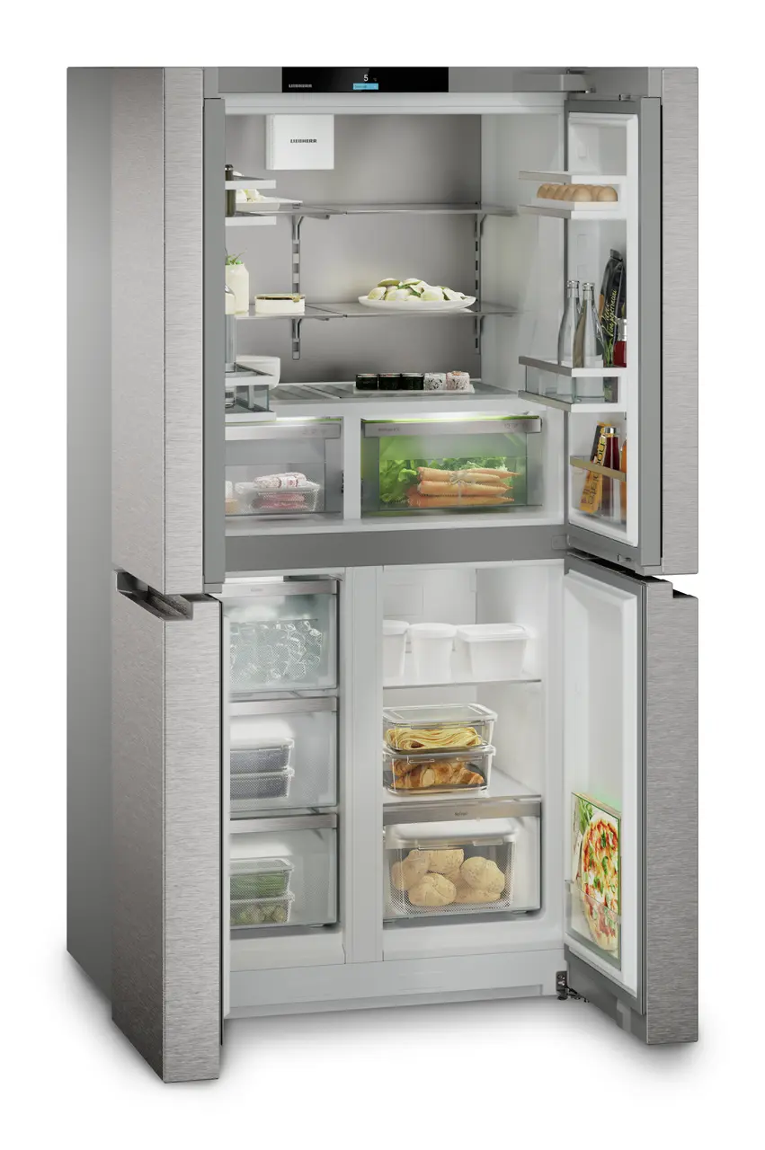 Produkt-Bild, Perspektive: schräg offen dekoriert, 4-türige French-Door-Kühl-Gefrierkombination mit IceMaker, Gehäusefarbe: Silver, Türfarbe: Edelstahl