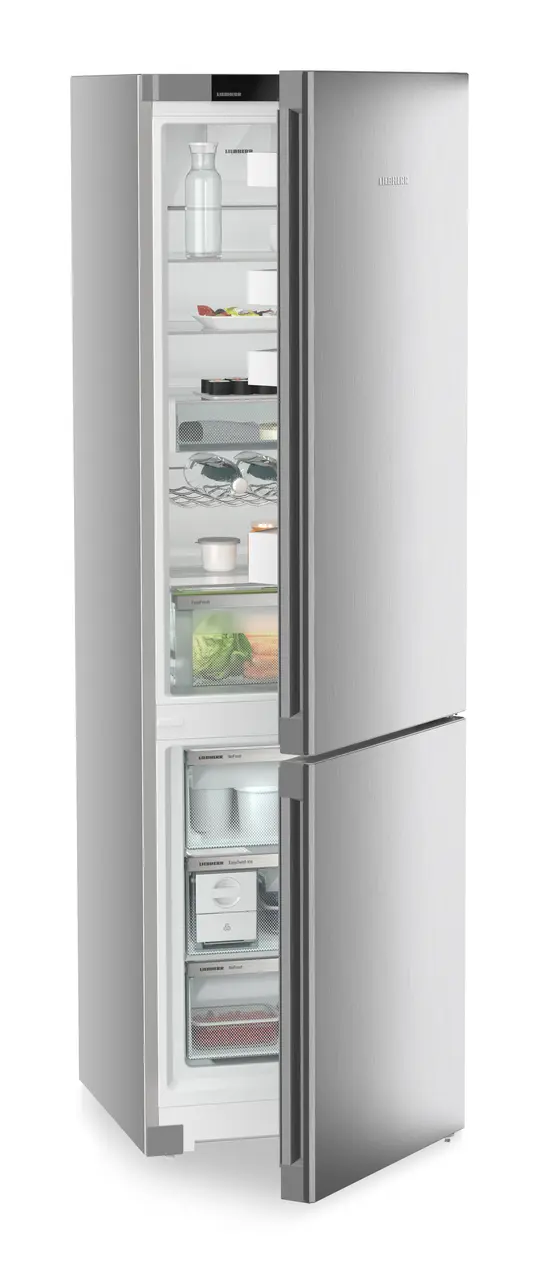 Produktbild, Perspektiv: Vinklad, halvöppen, fylld, Kyl-frys-kombination med EasyFresh och NoFrost