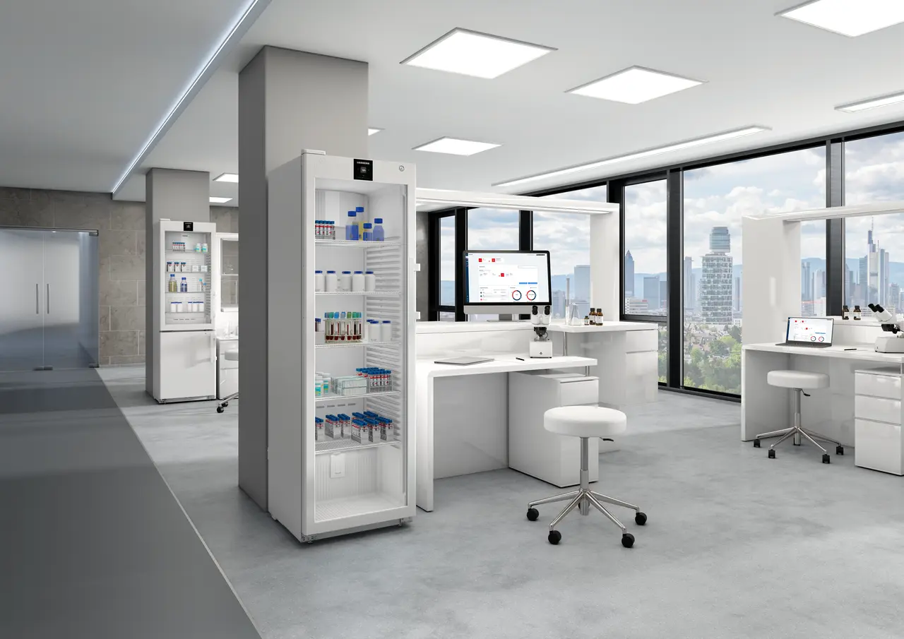 Изображение на продукта, Перспектива: Околна среда, Лабораторен хладилник с конвекционно охлаждане, Цвят на корпуса: бял, Цвят на вратата: бял