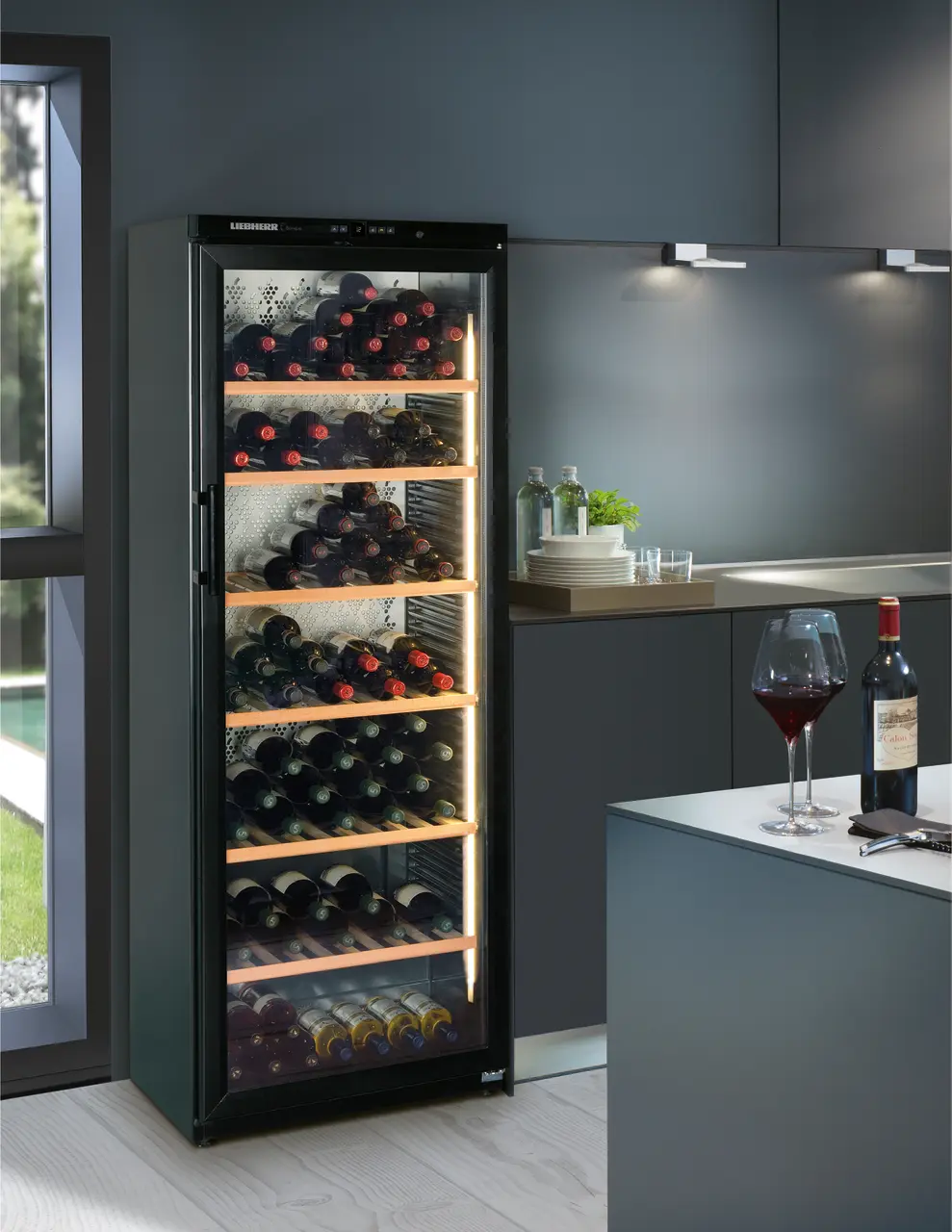Product image, Perspective: milieu, Wine storage cabinet, Casing colour: black, Door colour: black