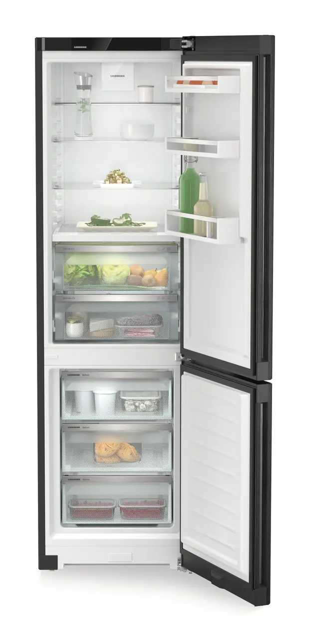 Produkt-Bild, Perspektive: gerade offen dekoriert, Kühl-Gefrierkombination mit BioFresh und NoFrost, Gehäusefarbe: Schwarz, Türfarbe: BlackSteel