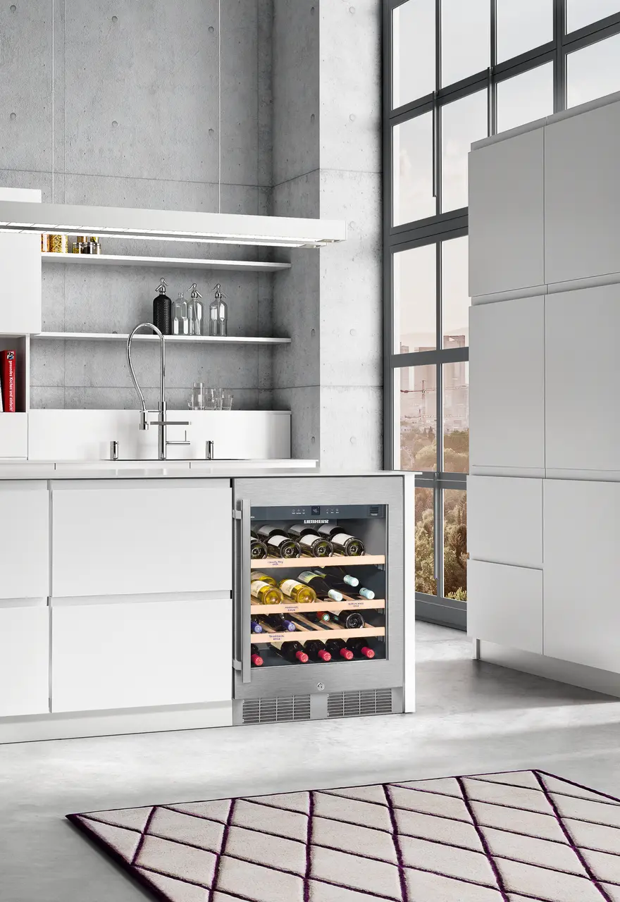 Product image, Perspective: milieu, Under-worktop wine storage cabinet, Casing colour: silver, Door colour: stainless steel